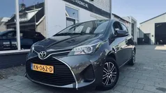 Grijs Gebruikt 2016 Toyota Yaris Hatchback | € 7.849 (Eerlijke prijs)