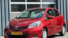 Rood Gebruikt 2014 Toyota Yaris Hatchback | € 5.999 (Eerlijke prijs)