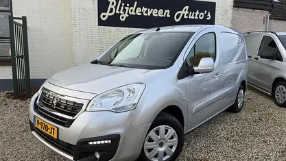 Grijs Gebruikt 2017 Peugeot Partner MPV | € 4.950 (Goede deal)