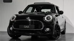Zwart Gebruikt 2017 Mini Cooper Hatchback | € 15.900 (Eerlijke prijs)