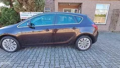 Bruin Gebruikt 2013 Opel Astra Design Edition Hatchback | € 6.895 (Eerlijke prijs)