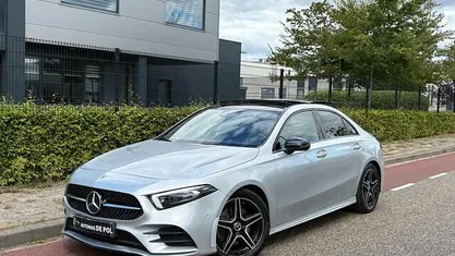 Grijs Gebruikt 2021 Mercedes A220 AMG Line Premium Plus Sedan | € 29.995 (Eerlijke prijs)