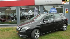 Zwart Gebruikt 2014 Mercedes B180 Ambition MPV | € 12.949 (Eerlijke prijs)