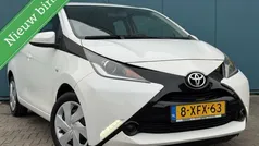 Wit Gebruikt 2014 Toyota Aygo X-play Hatchback | € 5.499 (Eerlijke prijs)