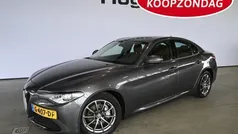 Grijs Gebruikt 2019 Alfa Romeo Giulia Super Sedan | € 16.940 (Eerlijke prijs)