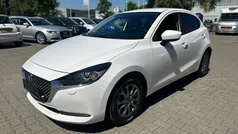 Wit Gebruikt 2023 Mazda 2 Comfort Hatchback | € 19.945 (Eerlijke prijs)