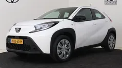 Gebruikt 2025 Toyota Aygo Play Hatchback | € 19.450 (Eerlijke prijs)