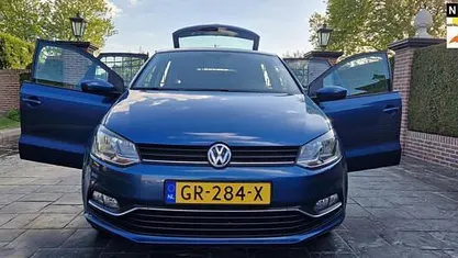 Blauw Gebruikt 2015 VW Polo Hatchback | € 7.950 (Goede deal)