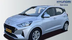 Grijs, metallic lak Gebruikt 2022 Hyundai i10 Comfort Hatchback | € 18.450 (Eerlijke prijs)