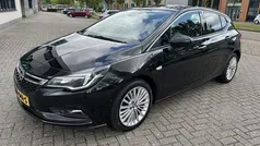 Zwart Gebruikt 2017 Opel Astra Innovation Hatchback | € 6.995 (Eerlijke prijs)