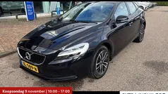 Zwart, metallic lak Gebruikt 2019 Volvo V40 Stationwagen | € 17.440 (Eerlijke prijs)