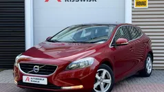 Rood Gebruikt 2013 Volvo V40 Momentum Stationwagen | € 11.950 (Eerlijke prijs)