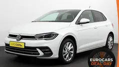 Wit Gebruikt 2023 VW Polo Style Hatchback | € 22.890 (Eerlijke prijs)