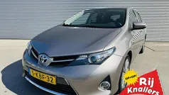 Bruin Gebruikt 2013 Toyota Auris Hybrid Hatchback | € 11.350 (Eerlijke prijs)