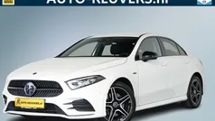 Wit Gebruikt 2020 Mercedes A250 AMG line Sedan | € 27.400 (Goede deal)