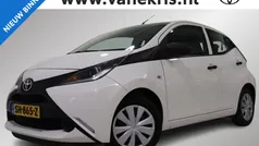 Wit Gebruikt 2018 Toyota Aygo Hatchback | € 9.399 (Eerlijke prijs)