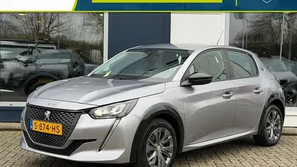 Occasion Peugeot e-208 Active 56 kW (77 PK) 2023 Grijs Hatchback