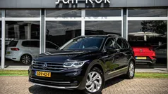 Zwart Gebruikt 2021 VW Tiguan Elegance SUV | € 31.895 (Eerlijke prijs)
