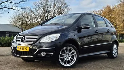 Zwart (metallic) Gebruikt 2009 Mercedes B150 MPV | € 2.899 (Goede deal)