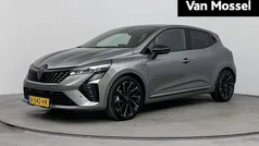 Gebruikt 2023 Renault Clio V Esprit Alpine Hatchback | € 25.935 (Eerlijke prijs)