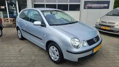 Blauw Gebruikt 2002 VW Polo Hatchback | € 950 (Eerlijke prijs)