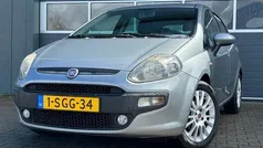 Grijs, metallic lak Gebruikt 2010 Fiat Punto Evo Dynamic Hatchback | € 2.500 (Goede deal)
