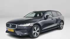 Zwart Gebruikt 2021 Volvo V60 Momentum Stationwagen | € 18.900 (Goede deal)