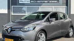 Grijs Gebruikt 2013 Renault Clio IV Expression Hatchback | € 6.895 (Eerlijke prijs)