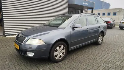 Grijs Gebruikt 2005 Skoda Octavia Elegance Stationwagen | € 2.250 (Eerlijke prijs)