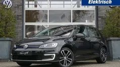 Zwart Gebruikt 2015 VW e-Golf R-line Hatchback | € 12.950 (Eerlijke prijs)