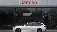 Wit Gebruikt 2022 BMW 330e M Sport Stationwagen | € 37.450 (Goede deal)