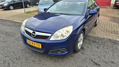 Blauw Occasion 2005 Opel Vectra GTS Business Hatchback | € 1.499 (Eerlijke prijs)