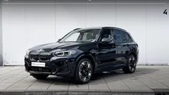 M carbonschwarz metallic (416) (zwart metallic) Gebruikt 2024 BMW iX3 Executive SUV | € 56.900 (Eerlijke prijs)