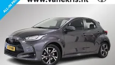 Grijs Gebruikt 2024 Toyota Yaris Hybrid Edition Hatchback | € 24.745 (Eerlijke prijs)