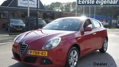 Rood Gebruikt 2013 Alfa Romeo Giulietta Distinctive Hatchback | € 8.950 (Goede deal)