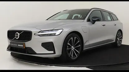 Occasion 2025 Volvo V60 Plus Stationwagen | € 42.245 (Eerlijke prijs)