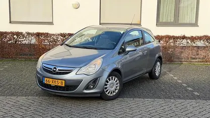 Grijs Gebruikt 2012 Opel Corsa Edition Hatchback | € 2.950 (Eerlijke prijs)
