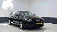 Zwart Gebruikt 2020 Opel Astra Edition Stationwagen | € 12.949 (Eerlijke prijs)