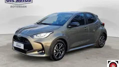 Beige Gebruikt 2024 Toyota Yaris Hybrid Edition Hatchback | € 26.395 (Eerlijke prijs)