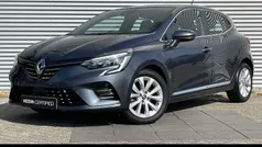 Grijs Gebruikt 2022 Renault Clio V Intens Hatchback | € 15.495 (Eerlijke prijs)