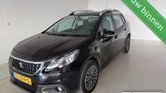 Zwart, metallic lak Gebruikt 2018 Peugeot 2008 SUV | € 12.850 (Eerlijke prijs)