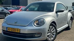 Grijs, metallic lak Gebruikt 2013 VW Beetle Design Hatchback | € 6.950 (Eerlijke prijs)