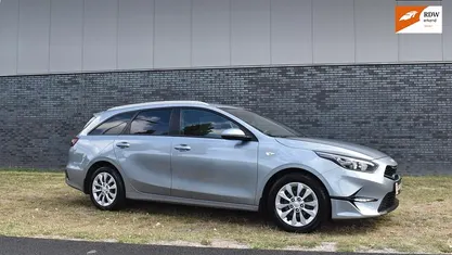 Zilver Gebruikt 2022 Kia Ceed Comfort Hatchback | € 16.940 (Eerlijke prijs)