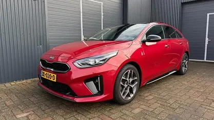 Rood (metallic) Occasion 2019 Kia ProCeed GT-Line Stationwagen | € 12.450 (Goede deal)