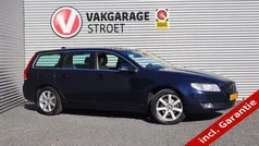 Blauw Gebruikt 2016 Volvo V70 Stationwagen | € 18.900 (Eerlijke prijs)