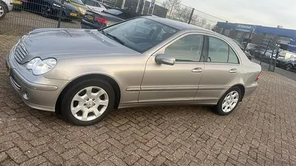 Grijs Gebruikt 2006 Mercedes C180 Elegance Sedan | € 3.950 (Eerlijke prijs)