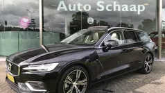 Zwart Gebruikt 2020 Volvo V60 Stationwagen | € 35.900 (Eerlijke prijs)
