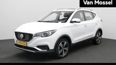 Wit Gebruikt 2020 MG ZS Luxury Sedan | € 13.900 (Eerlijke prijs)