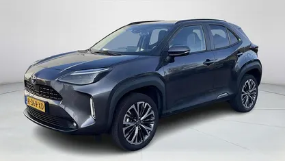 Grijs Occasion 2022 Toyota Yaris Cross Executive SUV | € 27.900 (Eerlijke prijs)