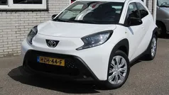 Wit Gebruikt 2024 Toyota Aygo Play Hatchback | € 17.900 (Eerlijke prijs)